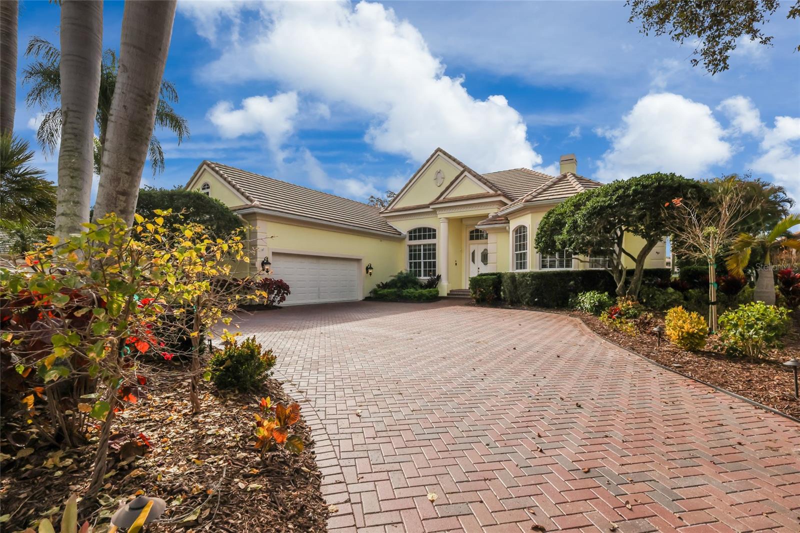 UNIVERSITY PARK COUNTRY CLUB - Residential