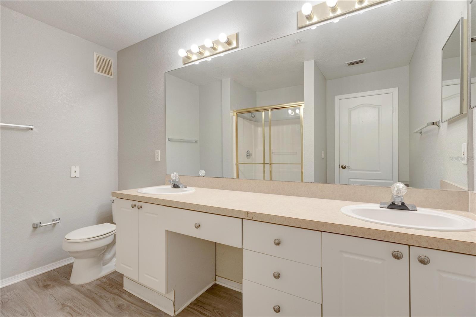 GRAND RESERVE/KIRKMAN PARKE CO - Residential