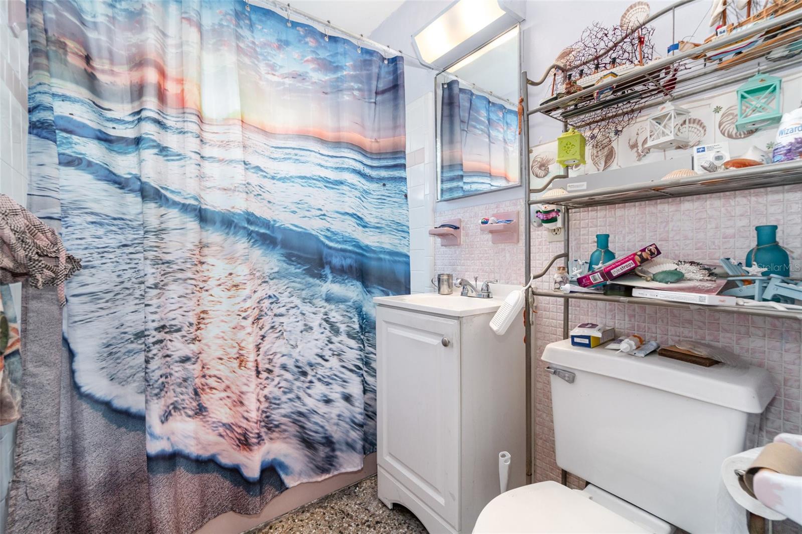 SKY LAKE UNIT FOUR - Residential