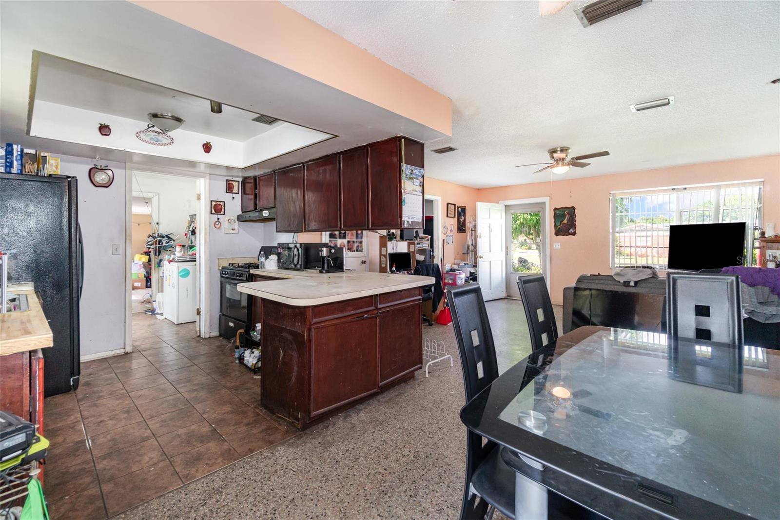 SKY LAKE UNIT FOUR - Residential