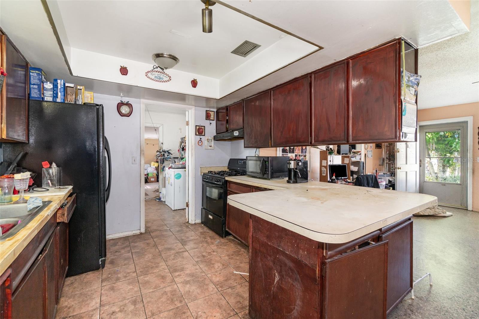 SKY LAKE UNIT FOUR - Residential