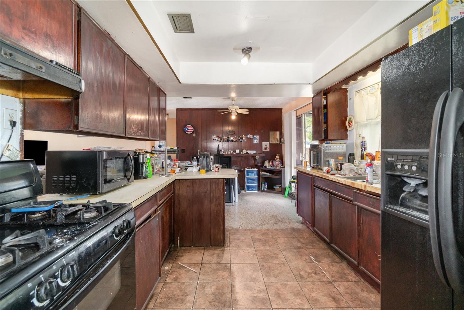 SKY LAKE UNIT FOUR - Residential