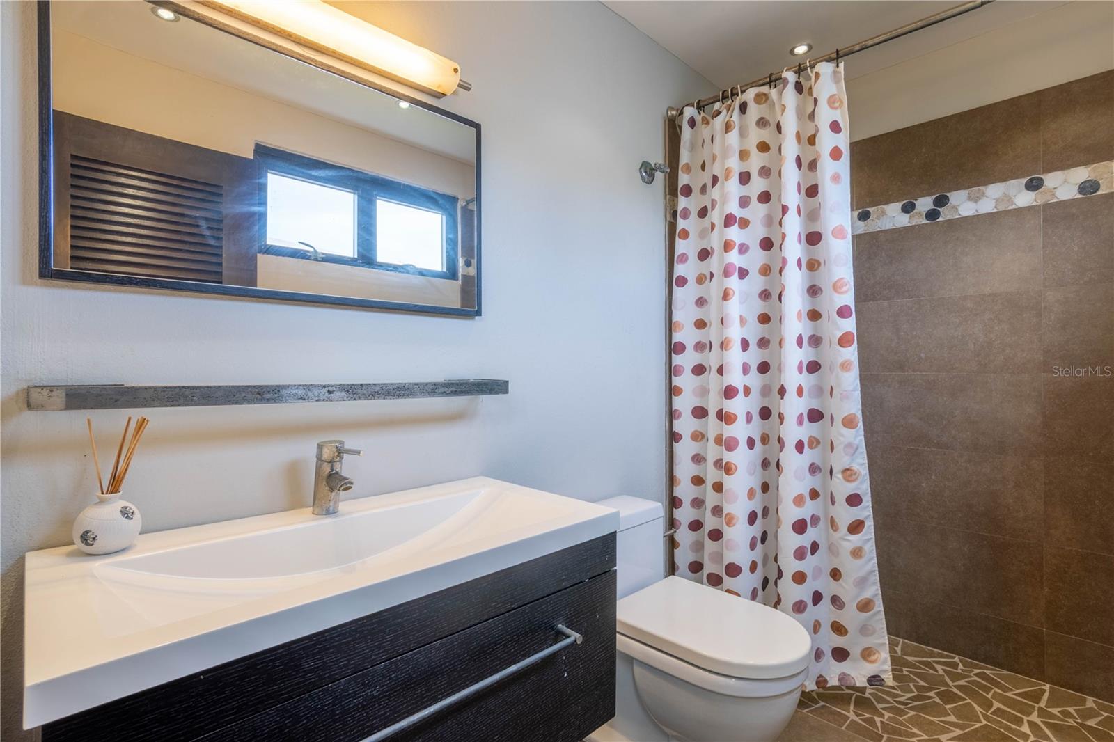 HARBOUR VIEW - Residential