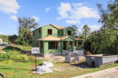 A home in APOPKA