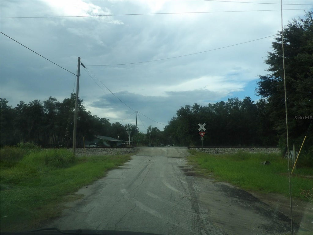 Photo of Cain, Mulberry, FL 33860 (MLS # TB8551431)
