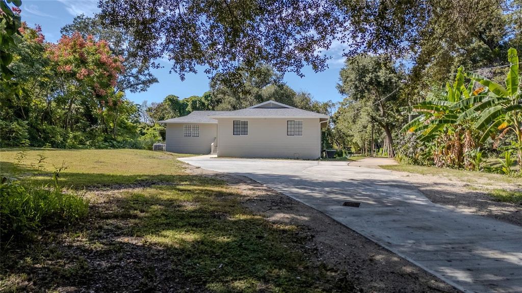Photo of 5044 College Drive, Orlando, FL 32811 (MLS # O6355437)