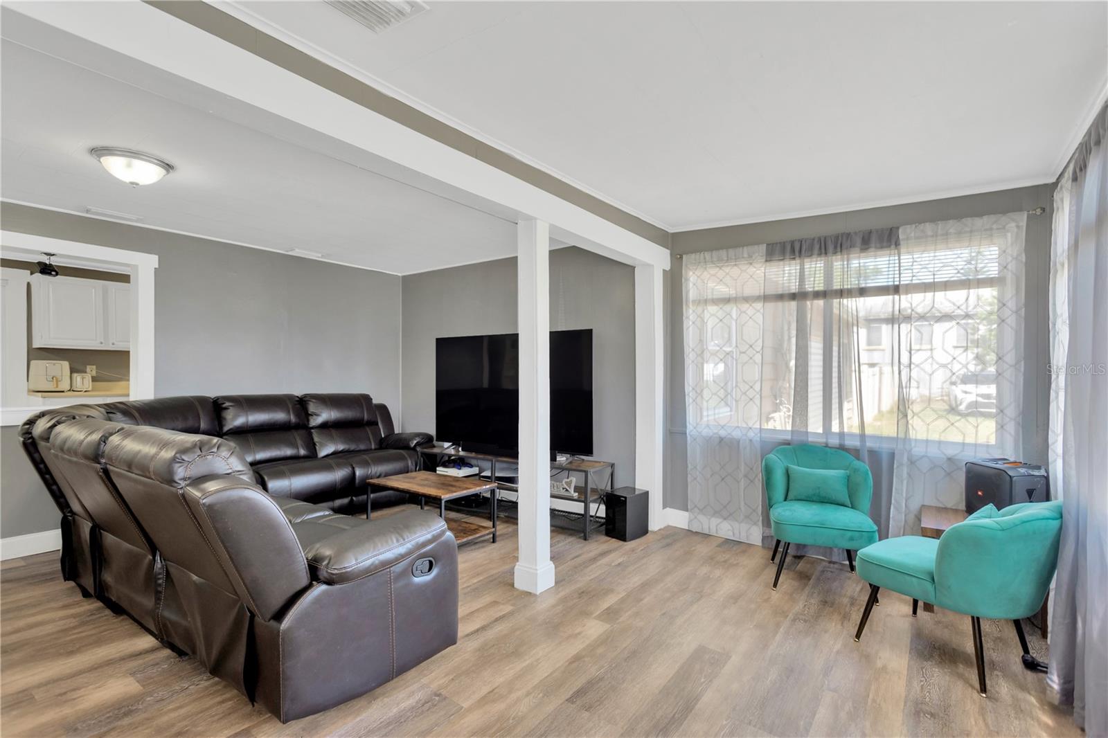211 NW 8TH STREET