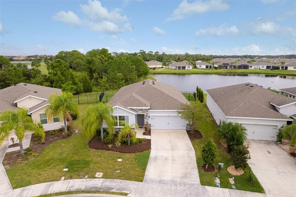 Photo of 13715 Woodbridge Terrace, Bradenton, FL 34211 (MLS # A4709265)