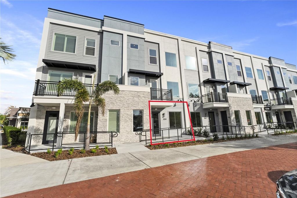 Photo of 334 Center Lake Lane, Oviedo, FL 32765 (MLS # S5131207)