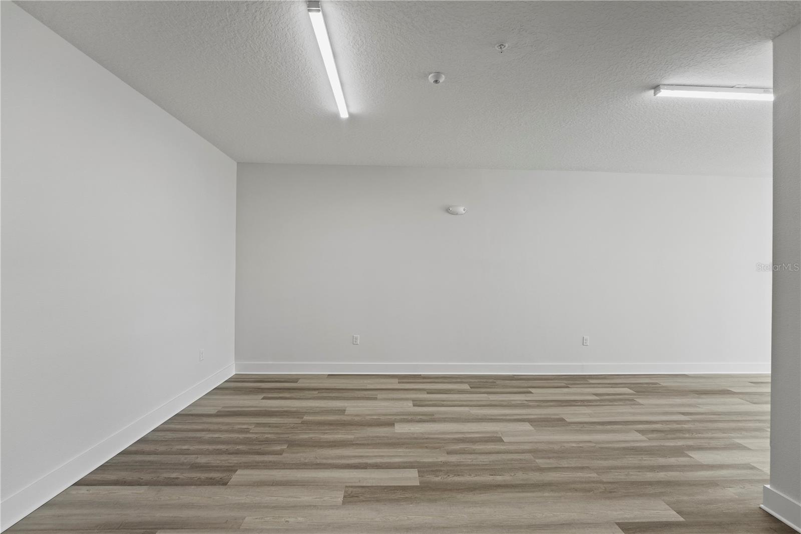 TOWNHOMES AT CITY PLACE - Commercial Lease