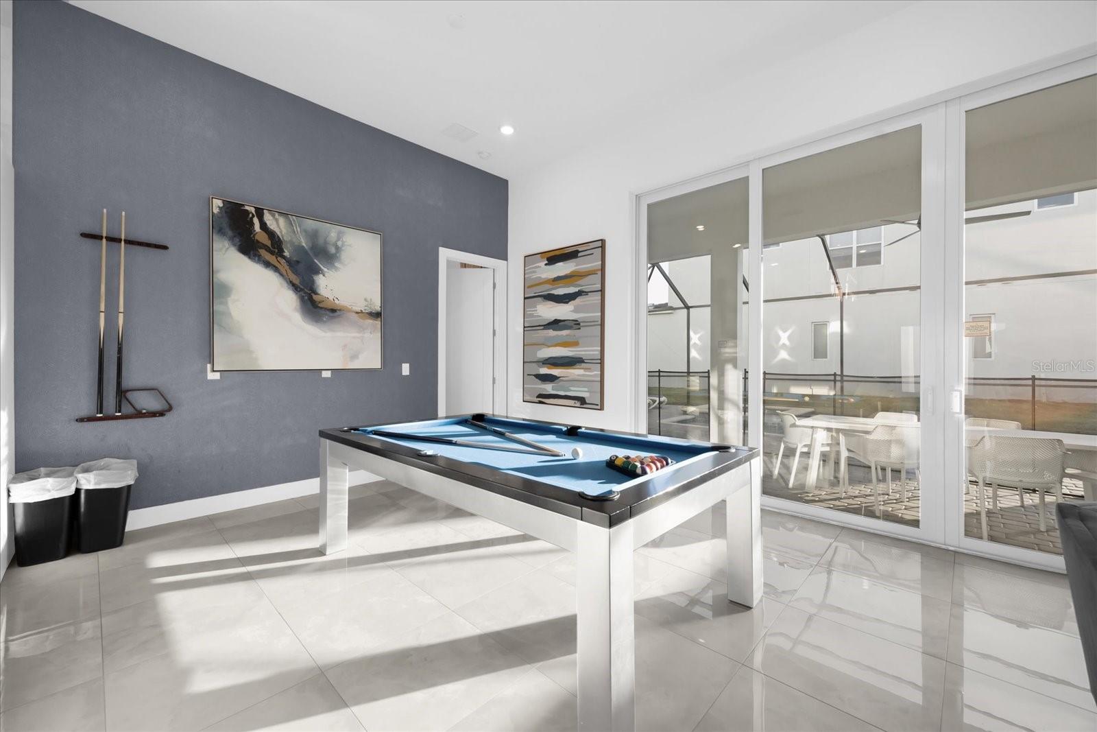 2137 PINE OAK LOOP