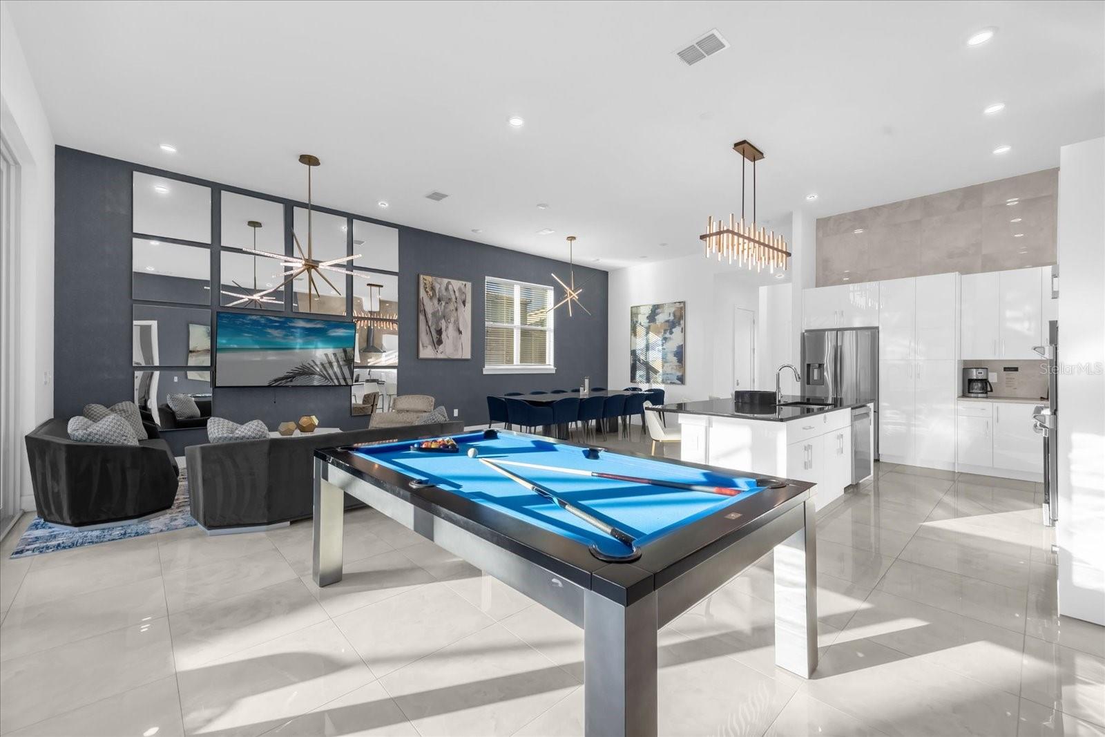 2137 PINE OAK LOOP