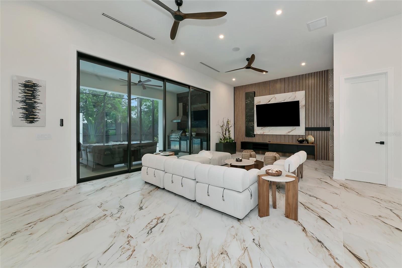 LOMA LINDA PARK - Residential