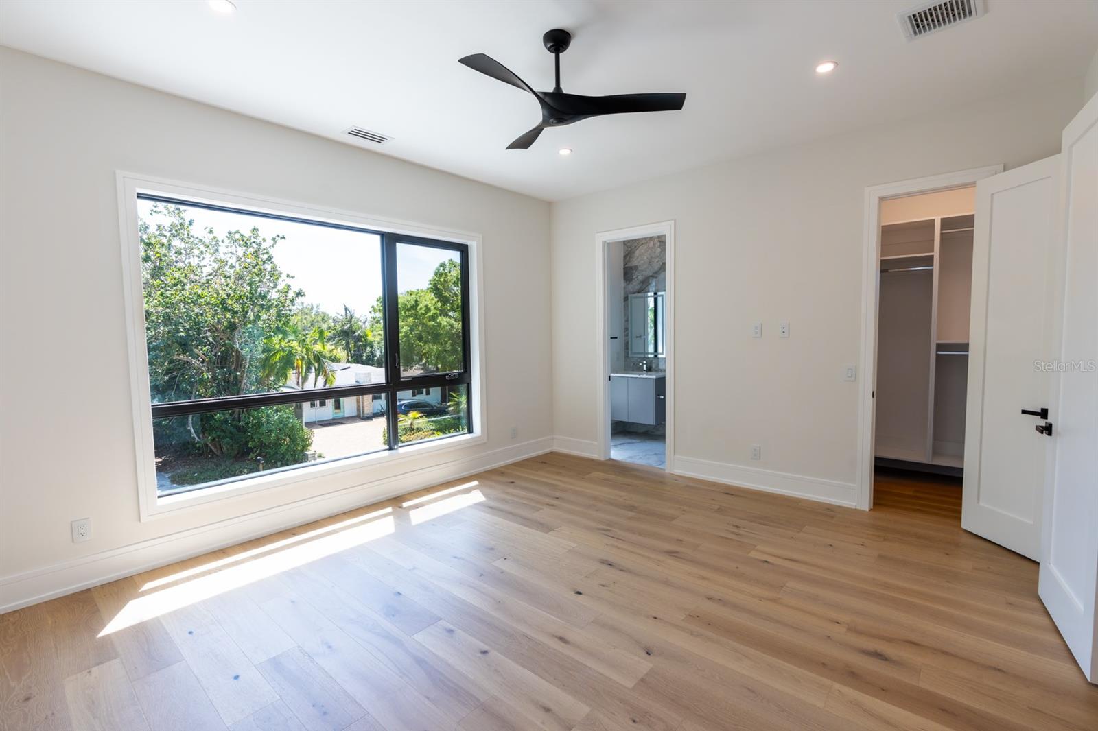LOMA LINDA PARK - Residential
