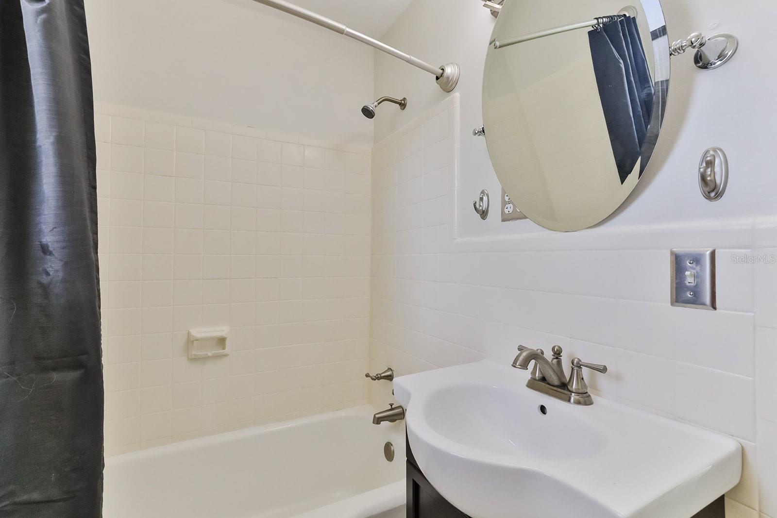 ELLISON HOMES - Residential