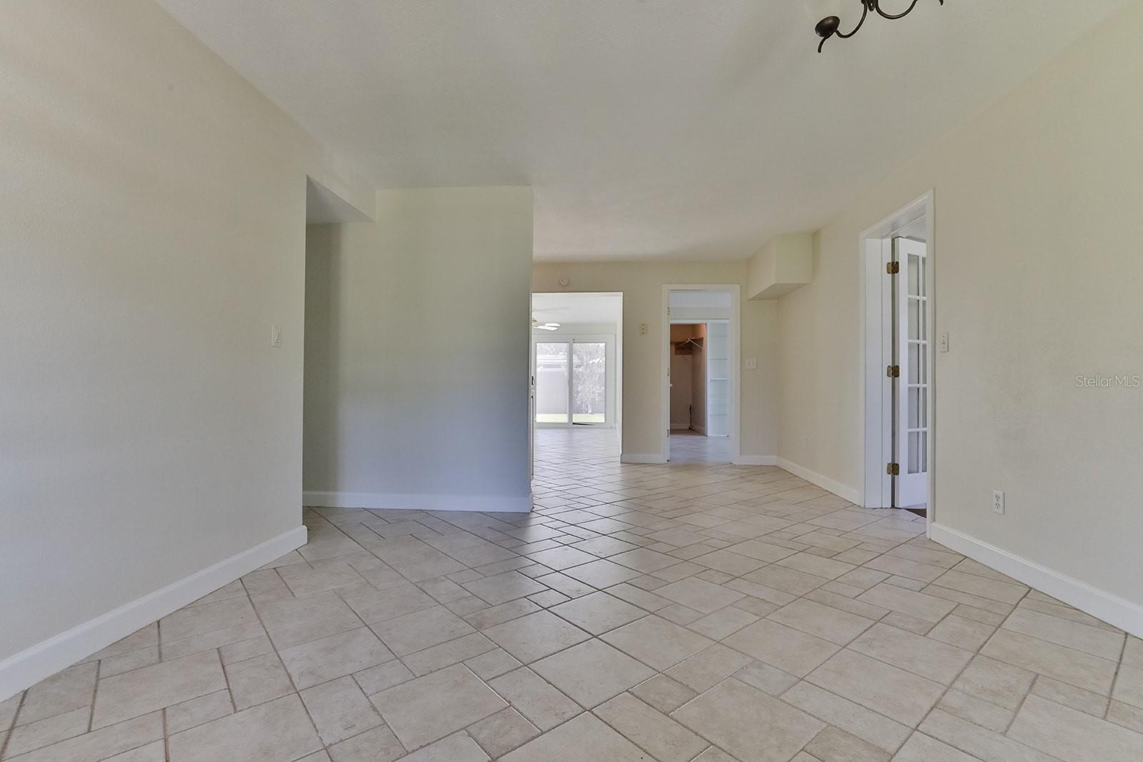 ELLISON HOMES - Residential