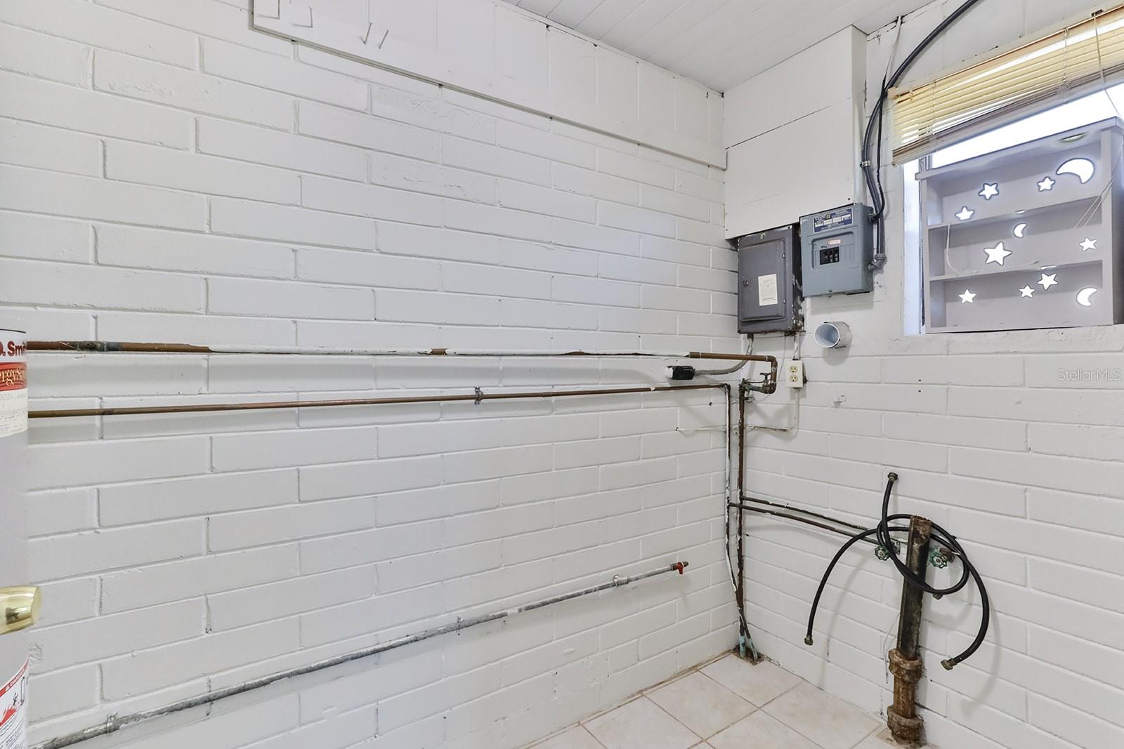 ELLISON HOMES - Residential