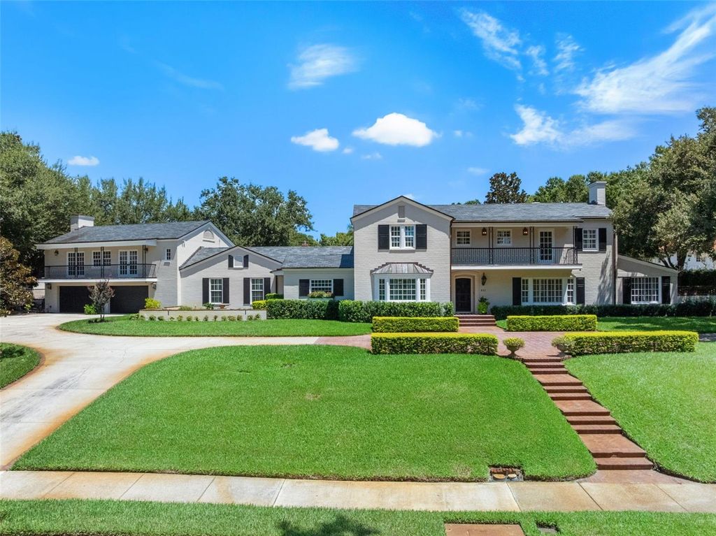 Photo of 811 N Lake Adair Boulevard, Orlando, FL 32804 (MLS # O6333890)