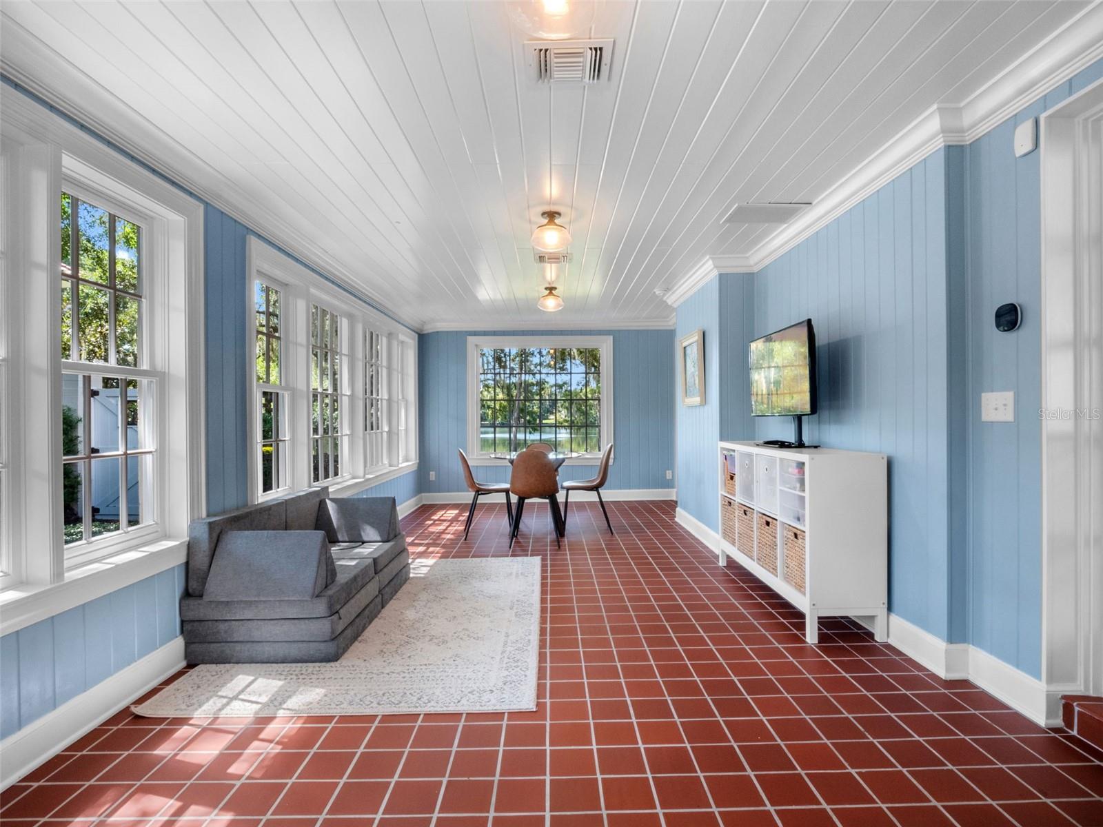 HOFFMAN TERRACE - Residential