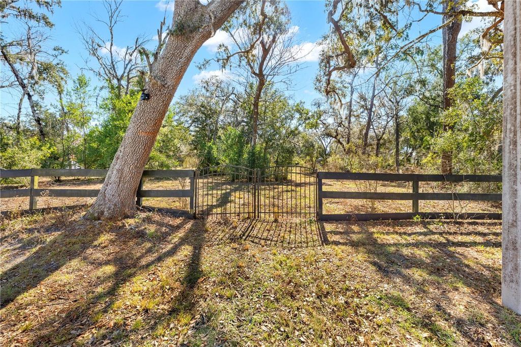 Photo of 5104 Westlake Boulevard, Dade City, FL 33523 (MLS # TB8470877)