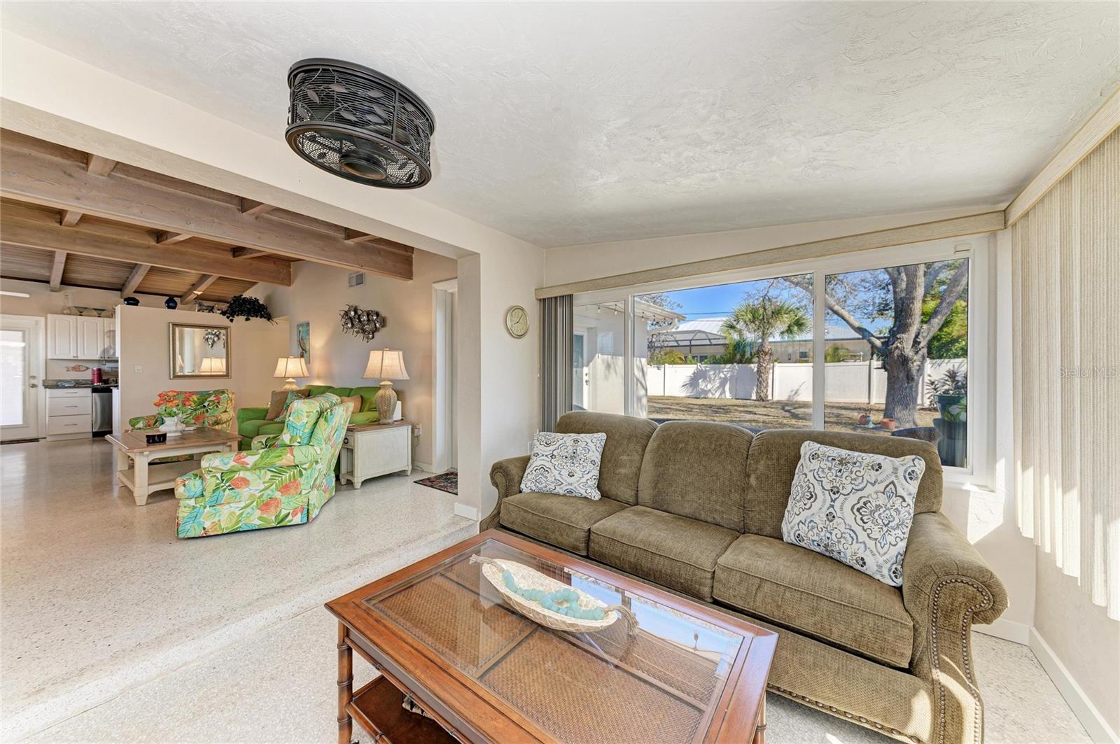 GOLDEN BEACH - Residential