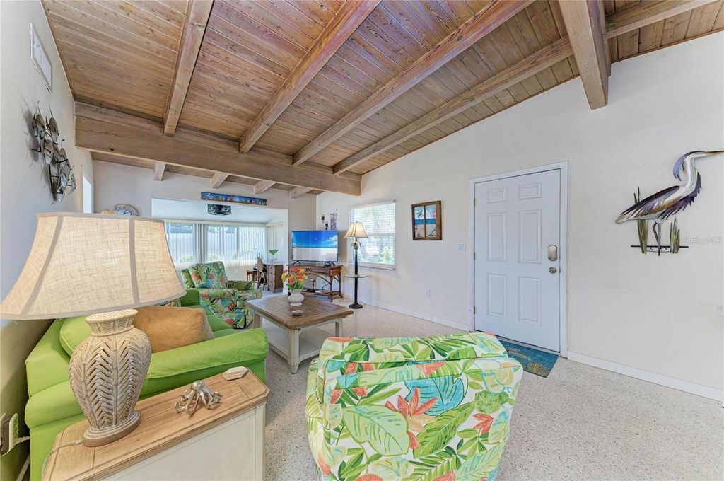 Photo of 817 Harbor Drive S, Venice, FL 34285 (MLS # A4684013)