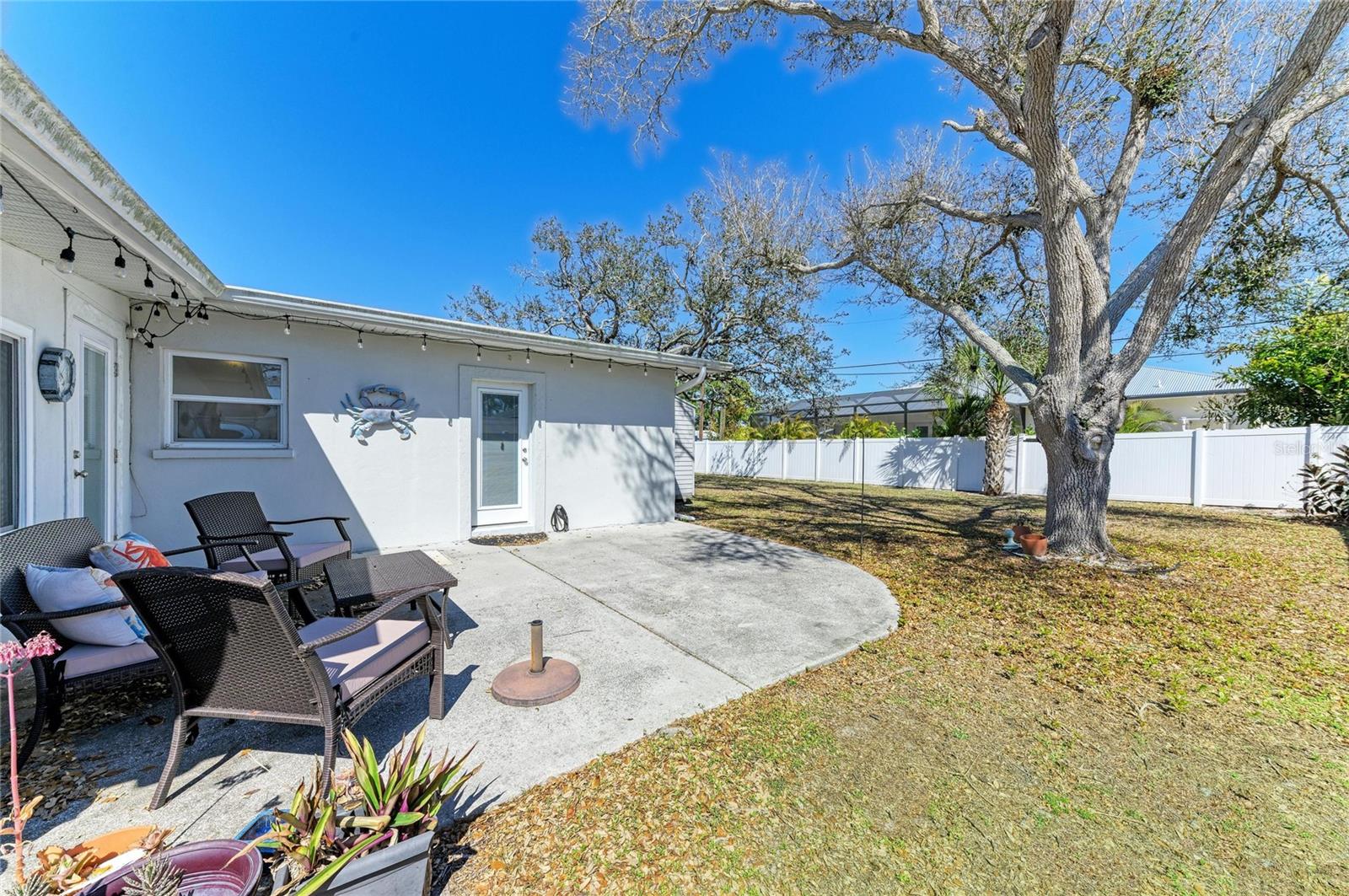 GOLDEN BEACH - Residential