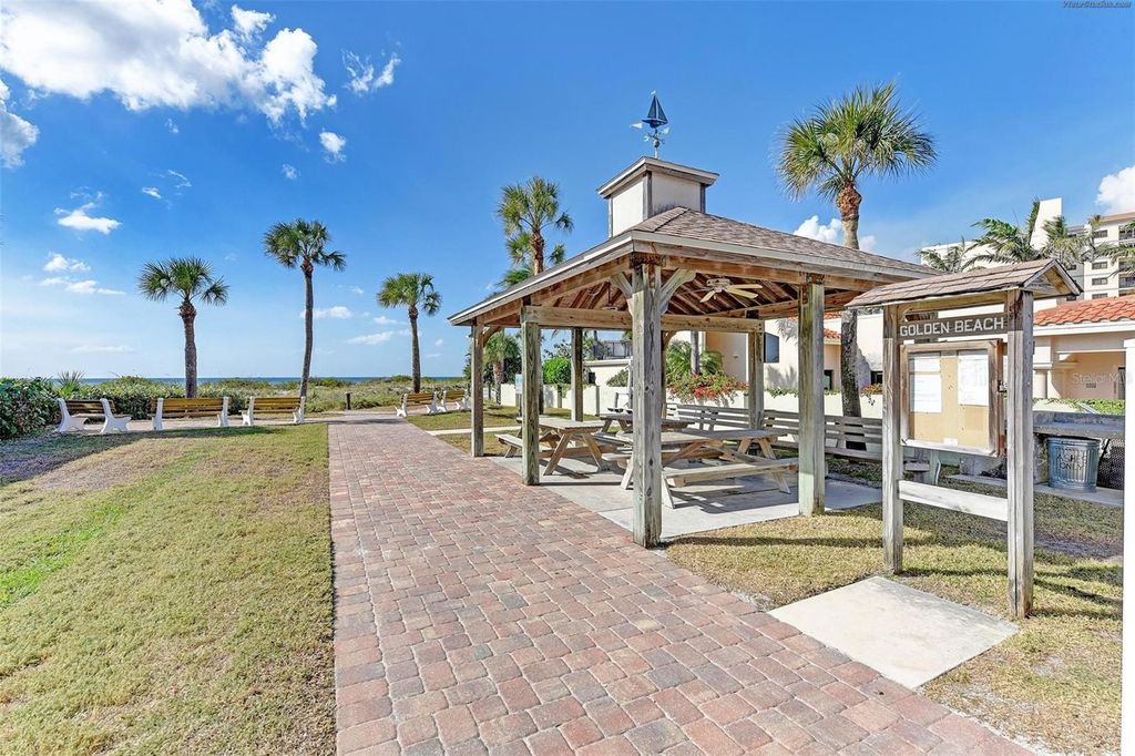 Photo of 817 Harbor Drive S, Venice, FL 34285 (MLS # A4684013)