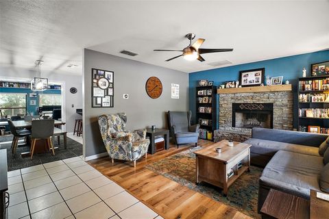 A home in FRUITLAND PARK