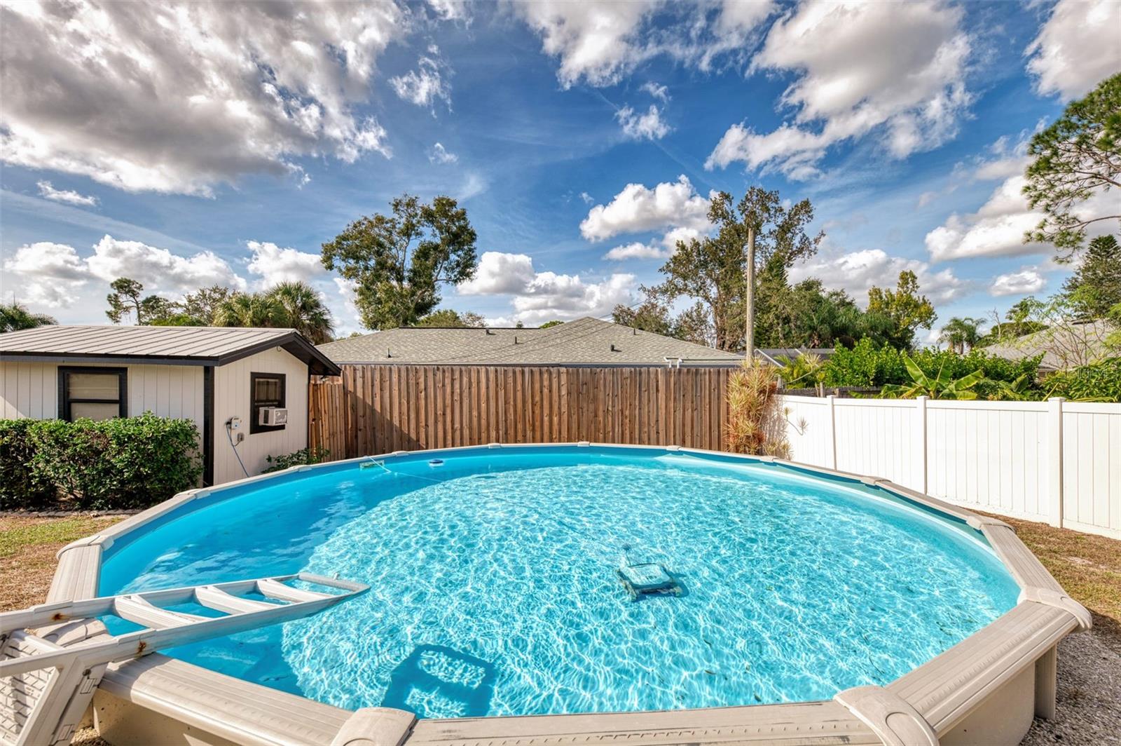 LAKE SARASOTA - Residential