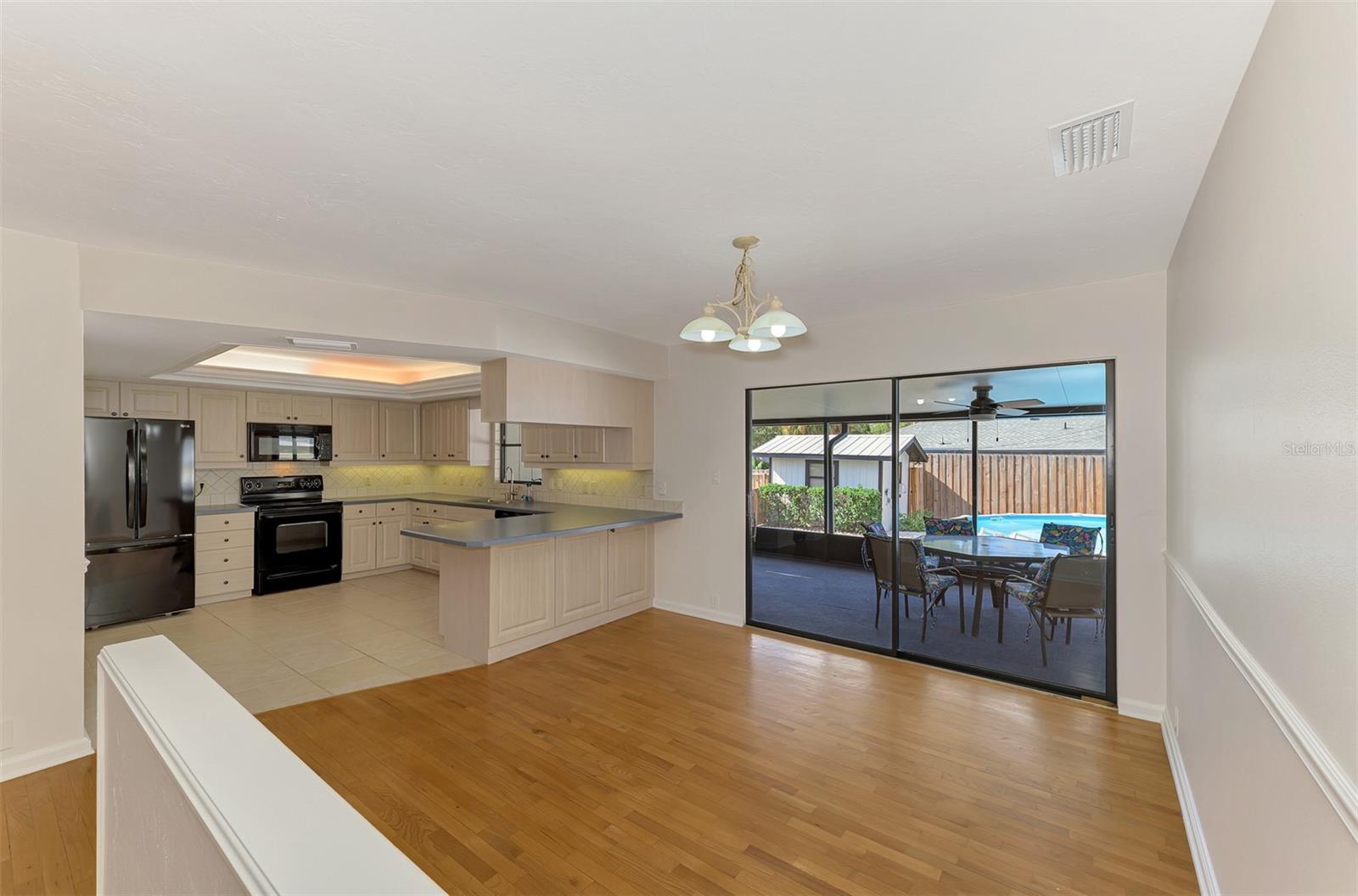 LAKE SARASOTA - Residential