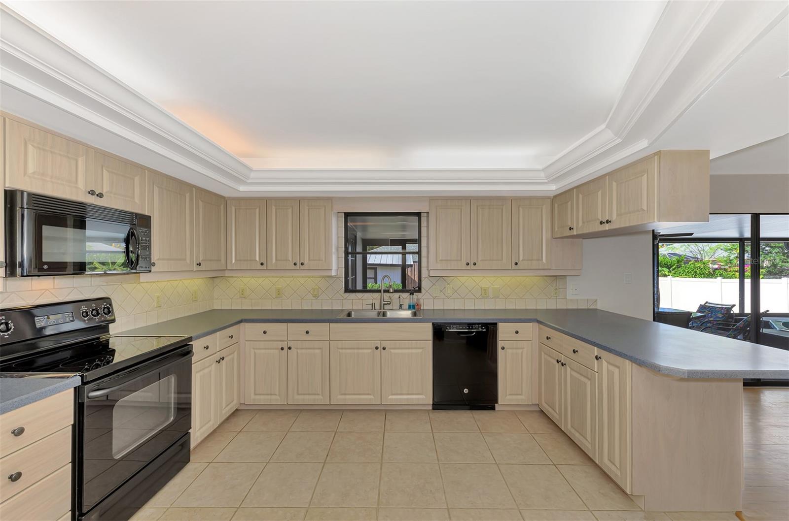 LAKE SARASOTA - Residential