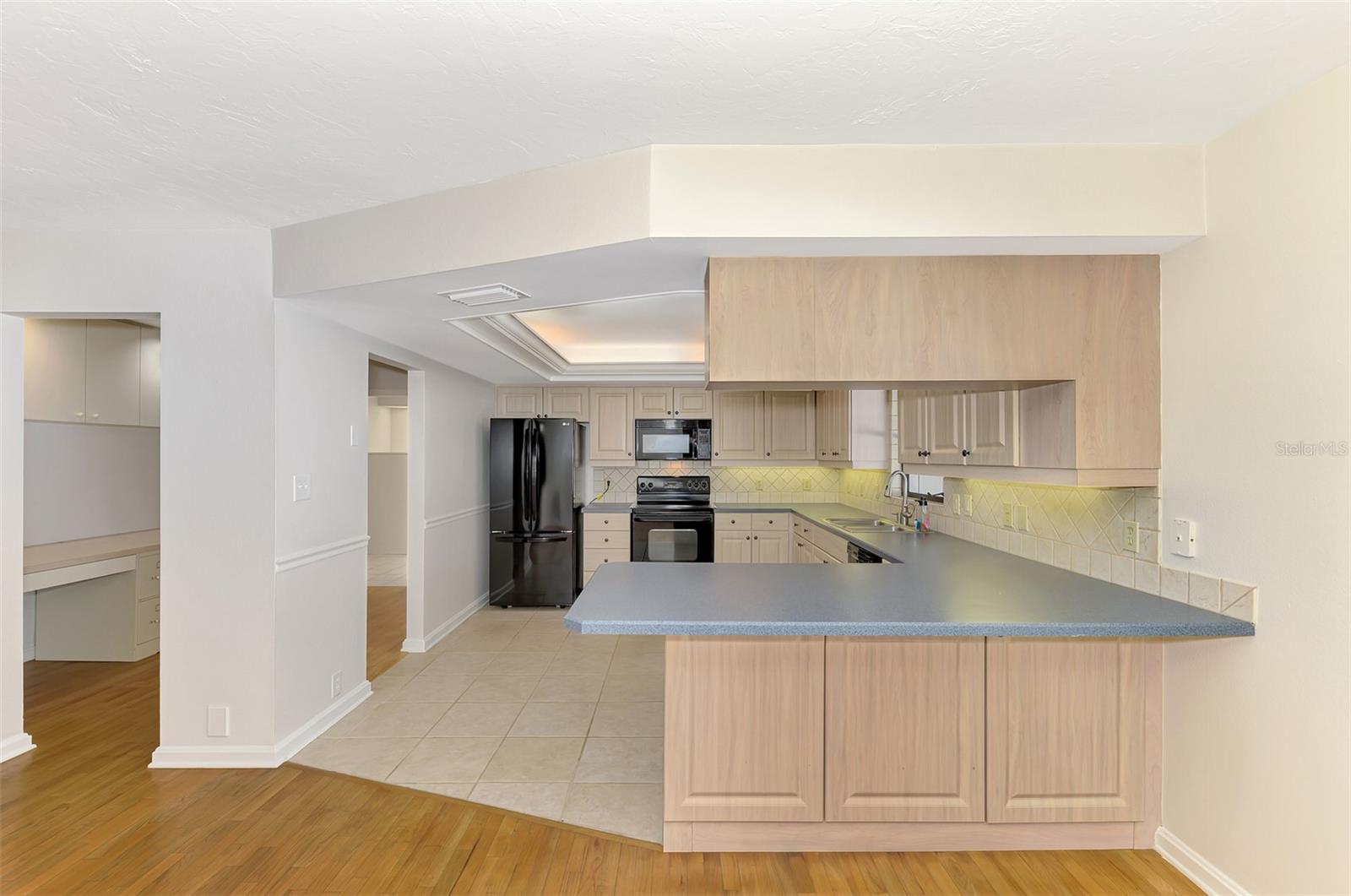 LAKE SARASOTA - Residential