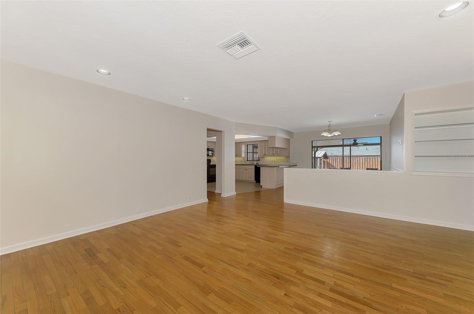 LAKE SARASOTA - Residential