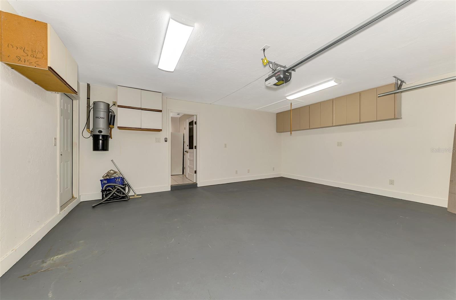 LAKE SARASOTA - Residential