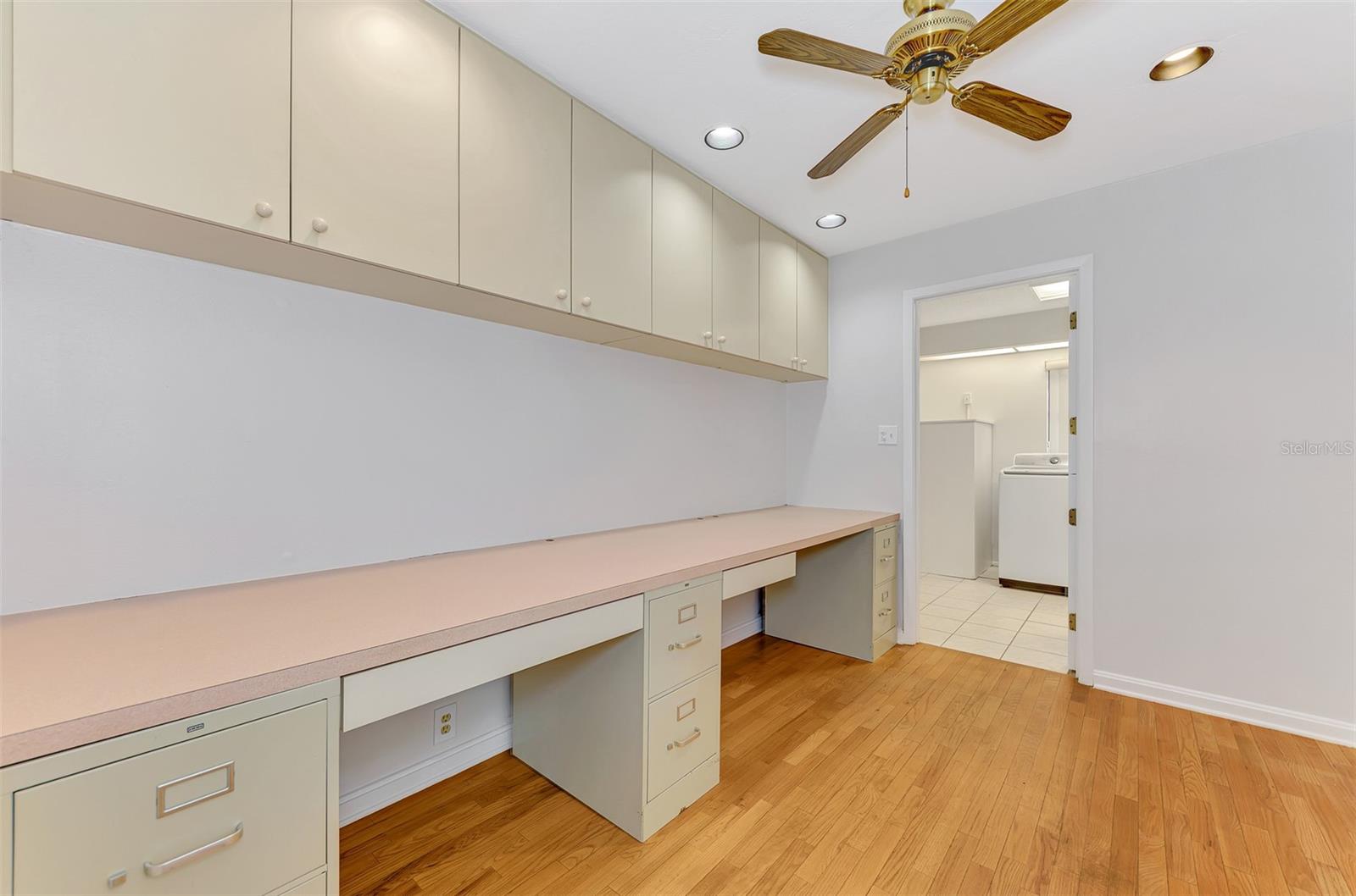 LAKE SARASOTA - Residential