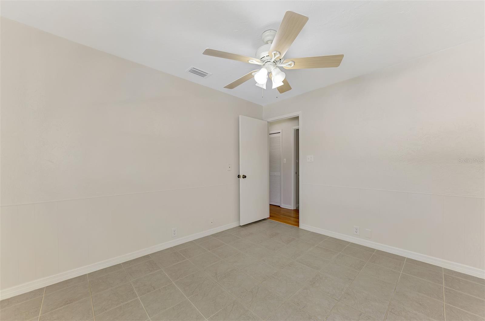 LAKE SARASOTA - Residential