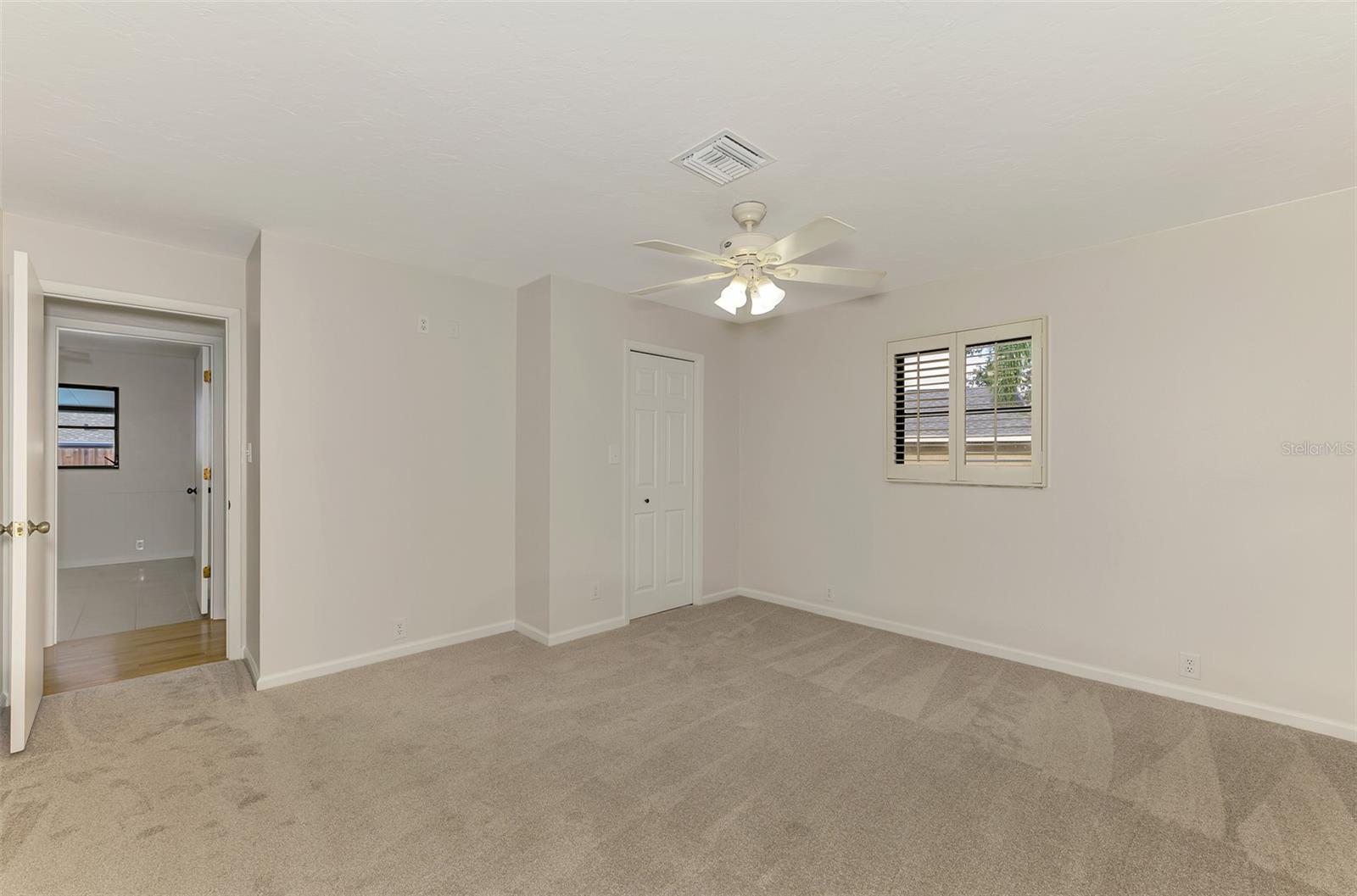 LAKE SARASOTA - Residential