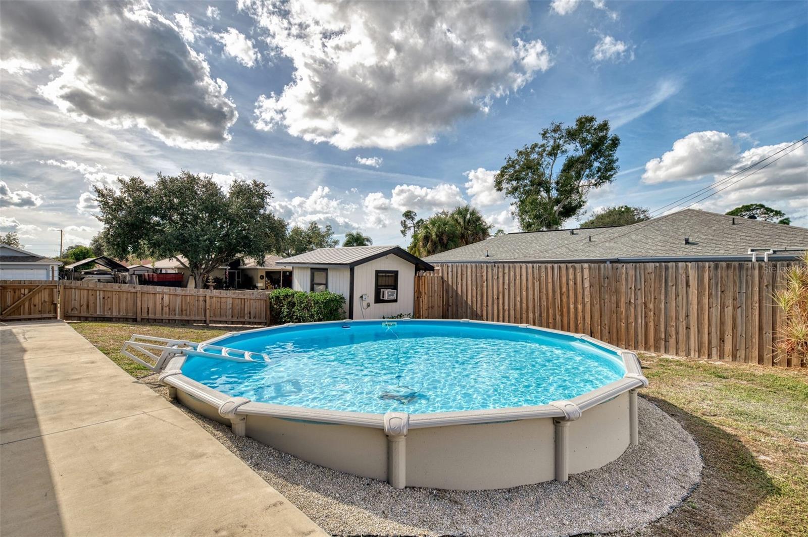 LAKE SARASOTA - Residential