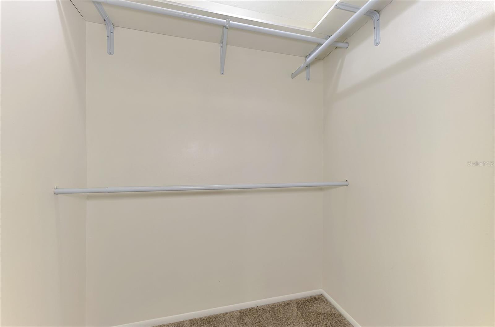 LAKE SARASOTA - Residential