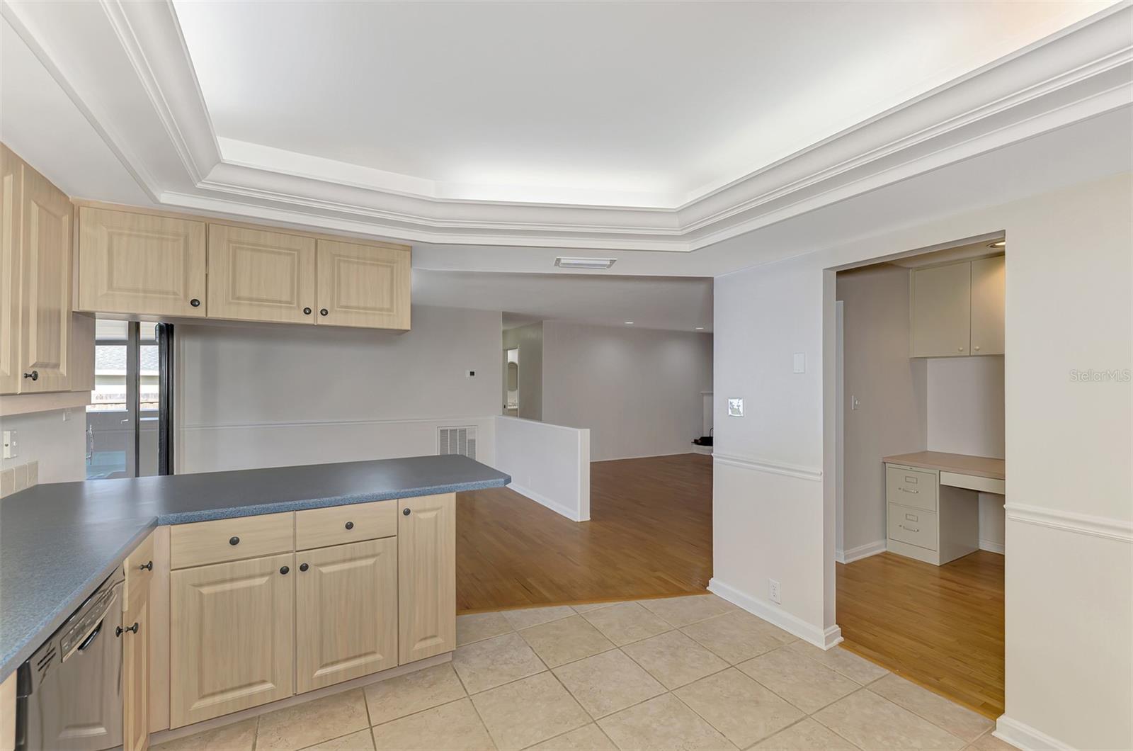 LAKE SARASOTA - Residential