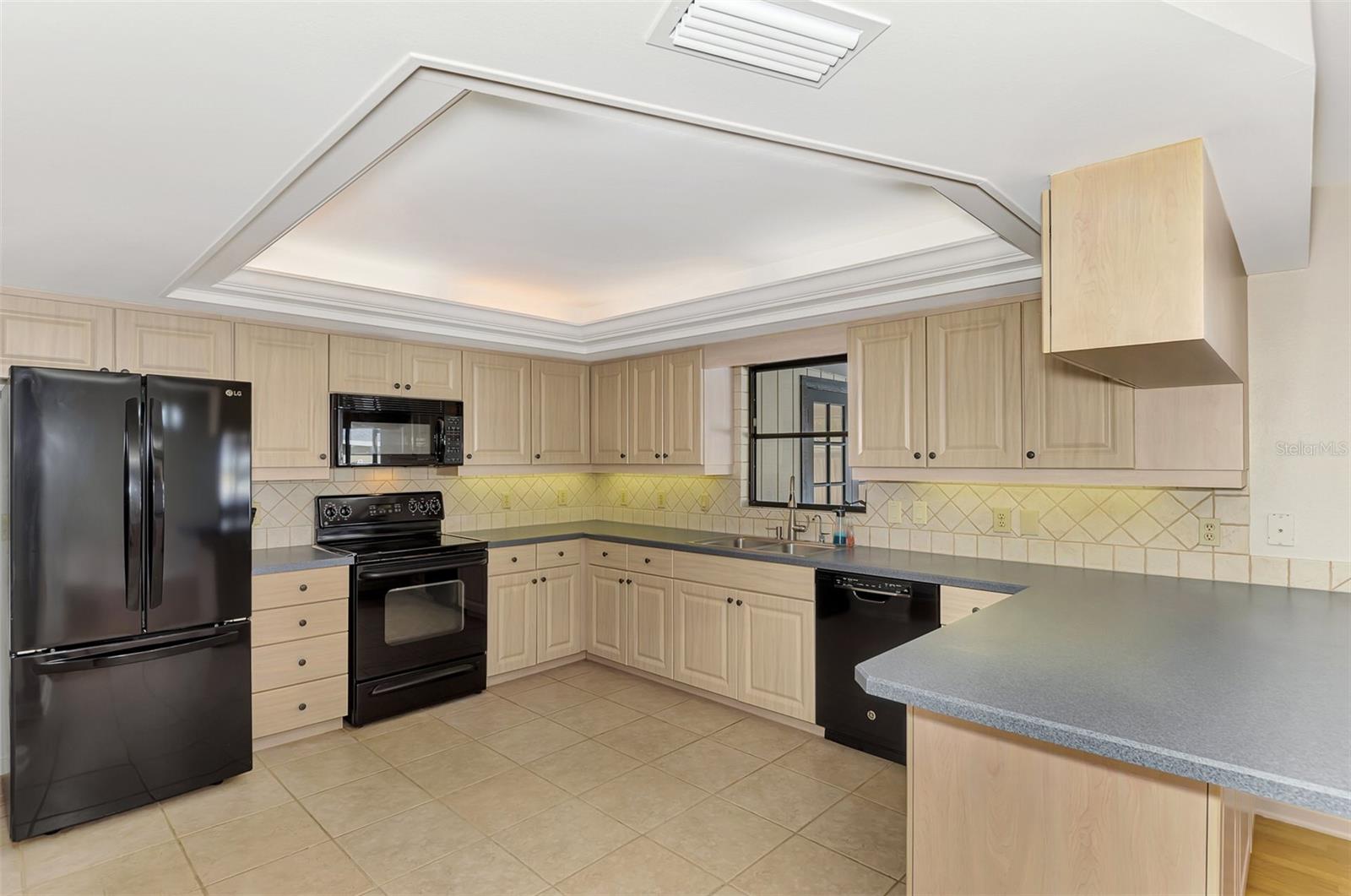 LAKE SARASOTA - Residential