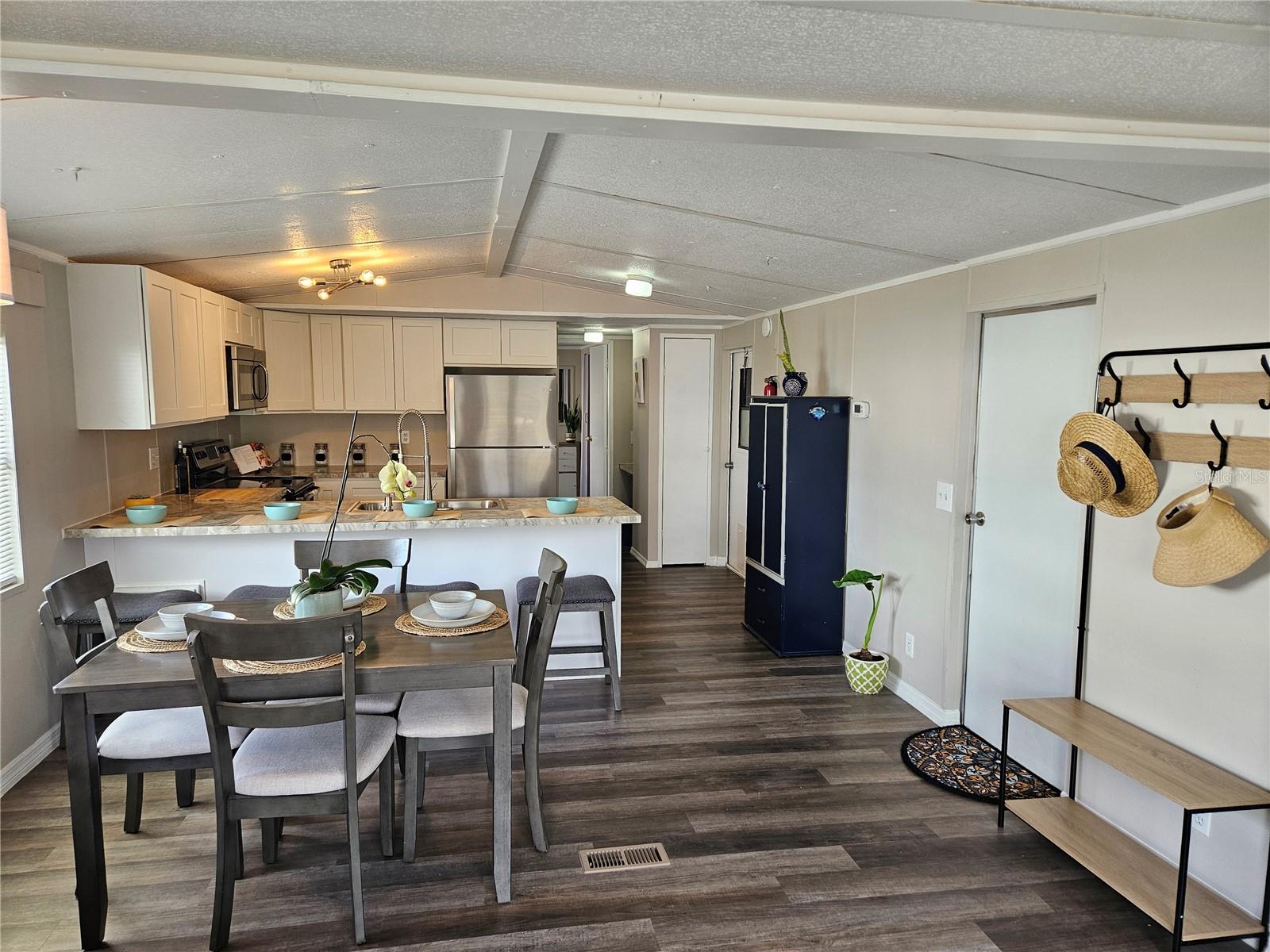 TIMBER LAKE ESTATES - Residential