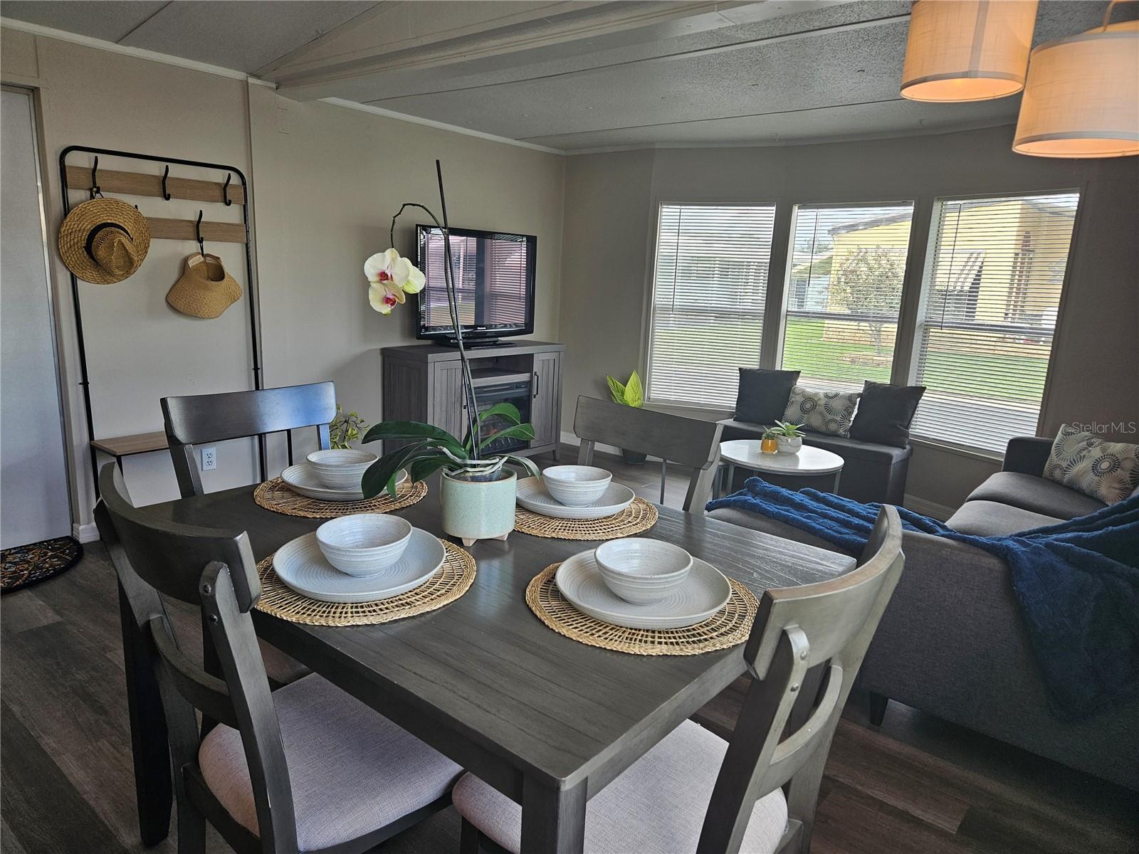 TIMBER LAKE ESTATES - Residential