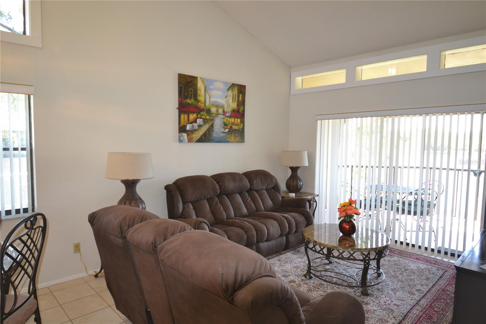 EAST LAKE WOODLANDS WOODLAKE RUN - Residential Lease