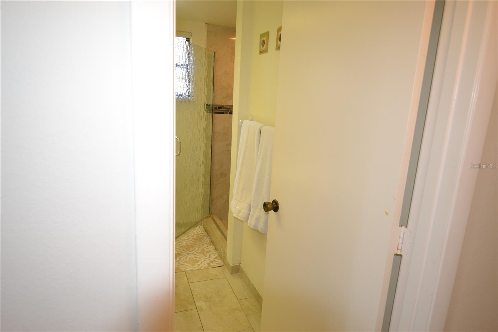 EAST LAKE WOODLANDS WOODLAKE RUN - Residential Lease