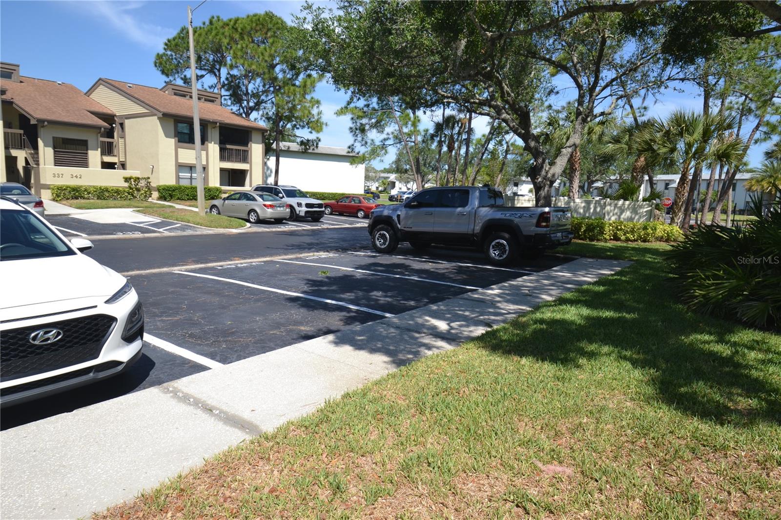 EAST LAKE WOODLANDS WOODLAKE RUN - Residential Lease