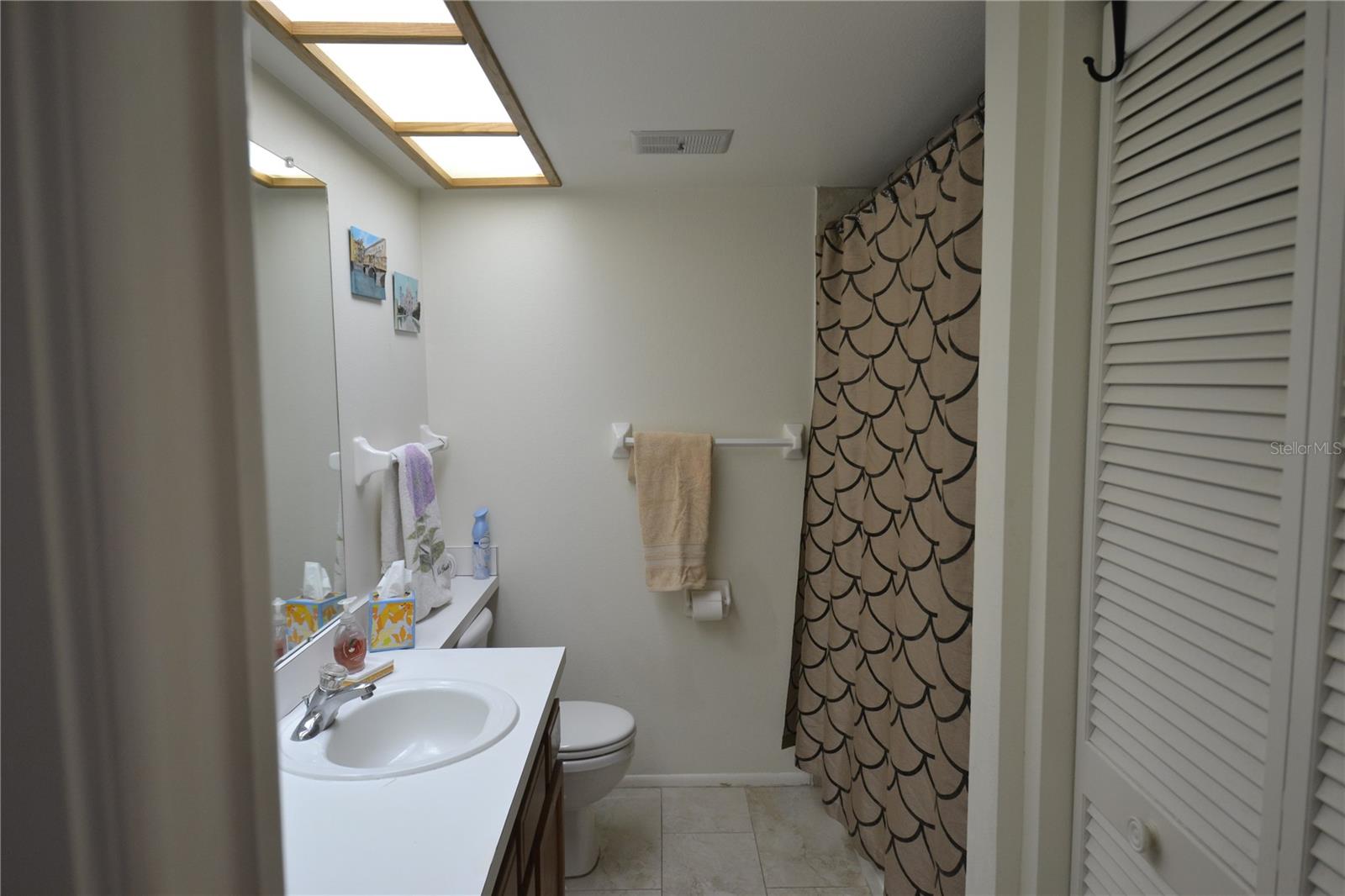 EAST LAKE WOODLANDS WOODLAKE RUN - Residential Lease