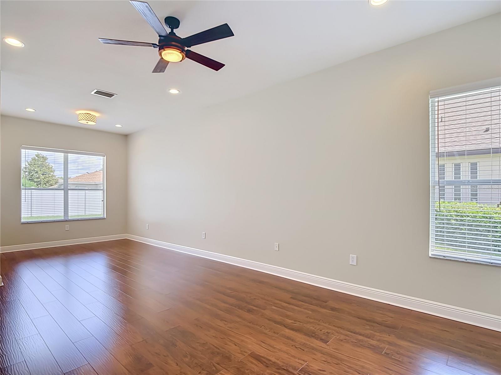 MEADOW POINTE - Residential