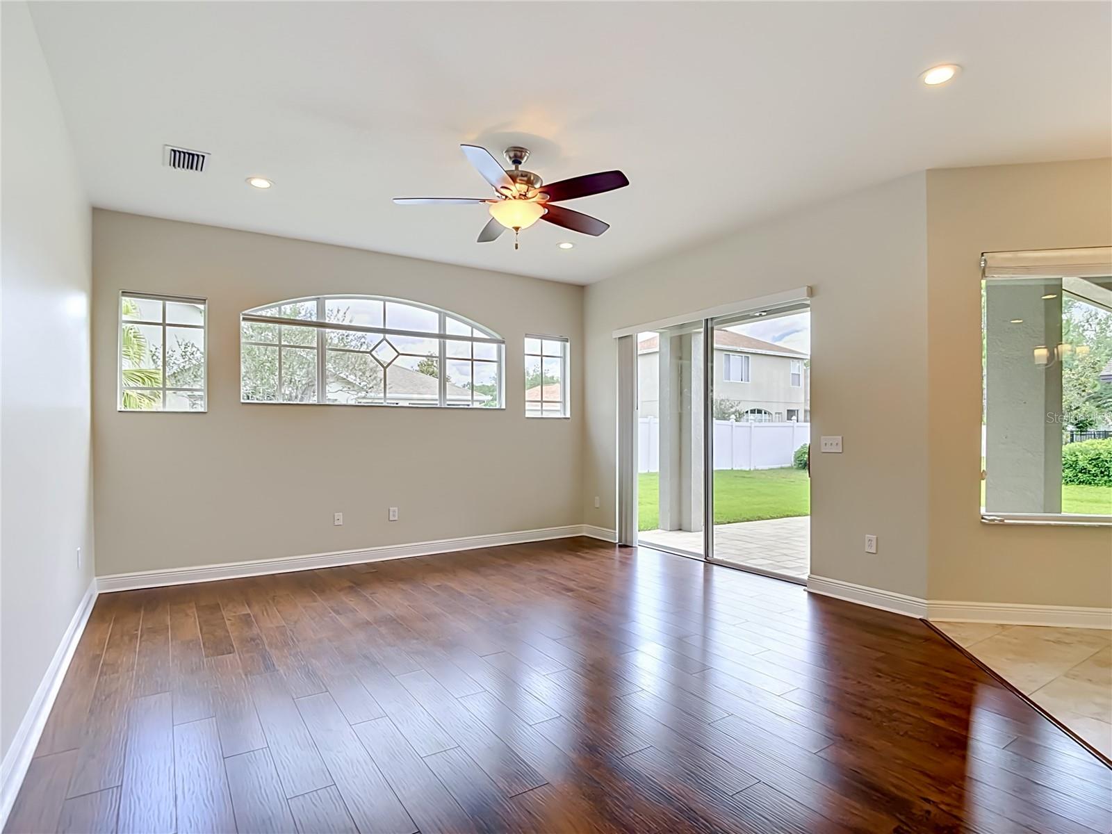 MEADOW POINTE - Residential